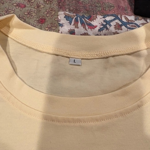 Women’s Cream Graphic T-Shirt “In My Grandma Era” NWOT - Picture 7 of 11